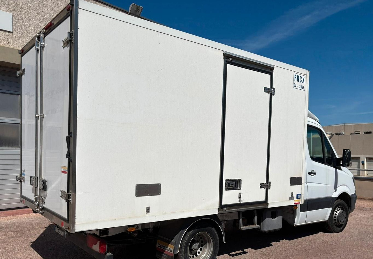 Mercedes-Benz Sprinter 416 CDI T 37/35 Furgone iso - Hűtős kisteherautó: 3 kép. Mercedes-Benz Sprinter 416 CDI T 37/35 Furgone iso - Hűtős kisteherautó: 3 kép.