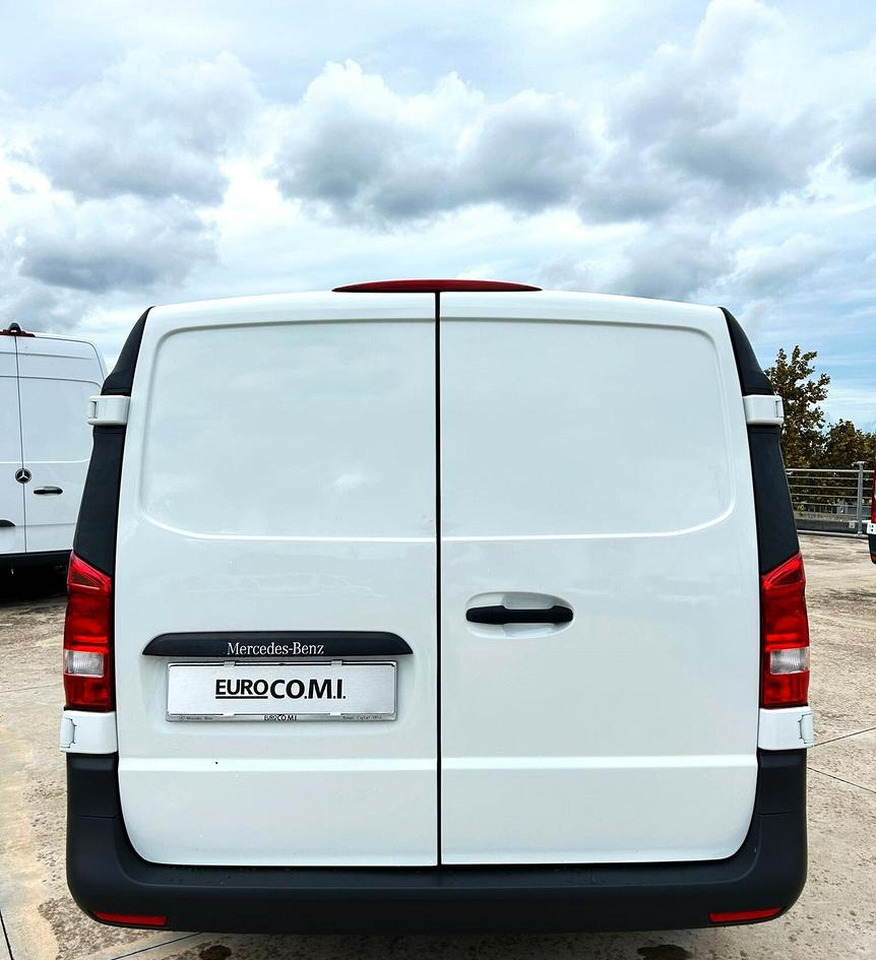 Furgon Mercedes Benz Vito 111 Furgone Long: 6 kép.