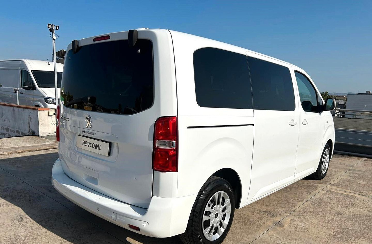 Peugeot Expert Traveller 2.0 HDi 150 cv Autocarro - Duplakabinos kisteherautó: 5 kép. Peugeot Expert Traveller 2.0 HDi 150 cv Autocarro - Duplakabinos kisteherautó: 5 kép.