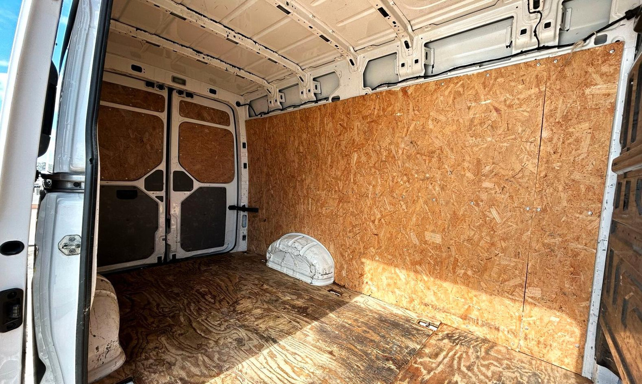 Volkswagen Crafter Furgone 2.0 Tdi 143 cv L2H2 lízing Volkswagen Crafter Furgone 2.0 Tdi 143 cv L2H2: 12 kép.