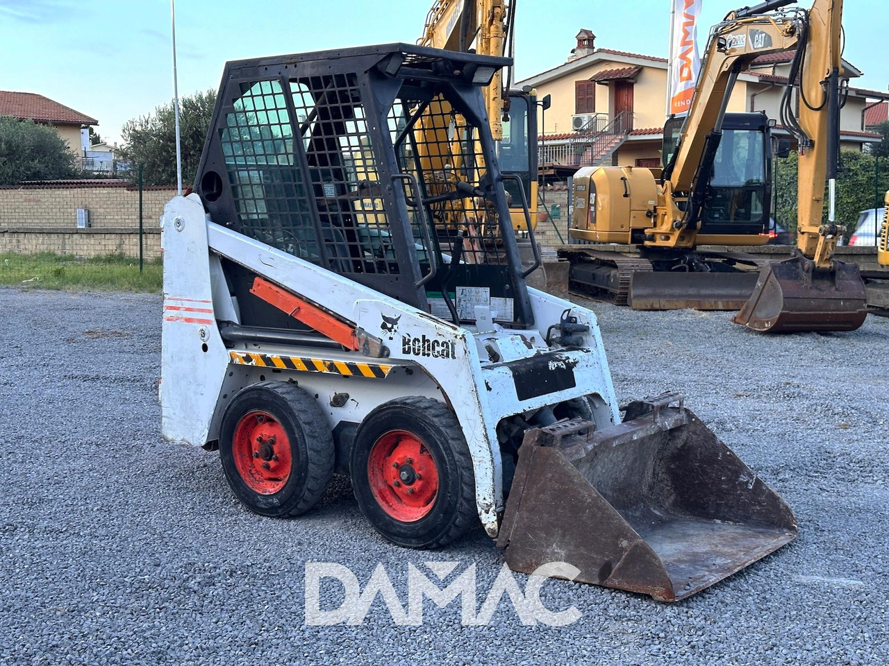 BOBCAT 463 - Mini homlokrakodó: 1 kép. BOBCAT 463 - Mini homlokrakodó: 1 kép.