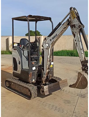 Bobcat E17Z - Minikotró: 3 kép. Bobcat E17Z - Minikotró: 3 kép.