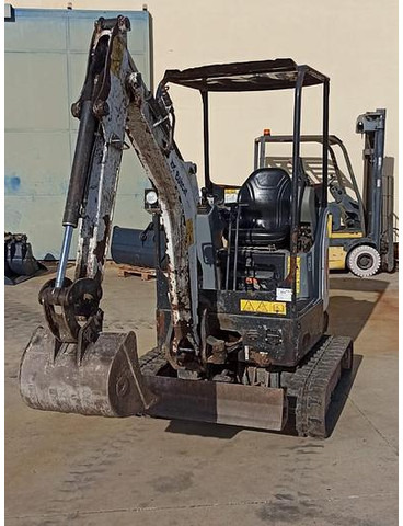 Bobcat E17Z - Minikotró: 2 kép. Bobcat E17Z - Minikotró: 2 kép.