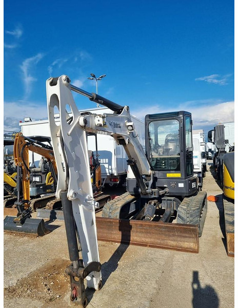 Bobcat E55 - Minikotró: 2 kép. Bobcat E55 - Minikotró: 2 kép.