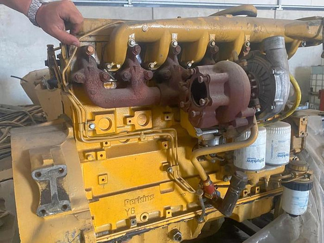 Caterpillar 3056E - Motor: 3 kép. Caterpillar 3056E - Motor: 3 kép.