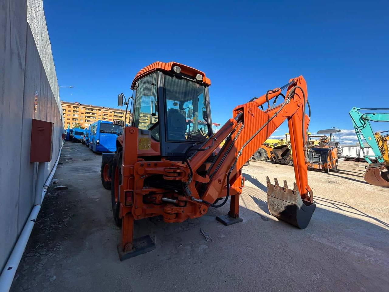 FIAT HITACHI FB100 - Kotrórakodó: 2 kép. FIAT HITACHI FB100 - Kotrórakodó: 2 kép.