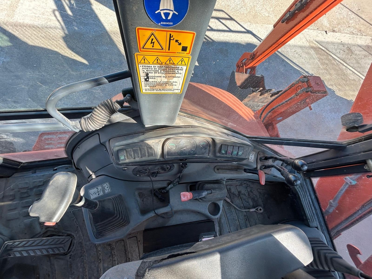 Kotrórakodó FIAT HITACHI FB100: 7 kép. Kotrórakodó FIAT HITACHI FB100: 7 kép.