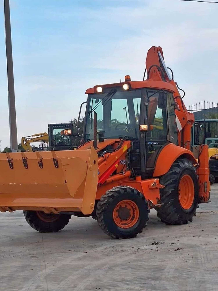 FIAT KOBELCO FB100 - Kotrórakodó: 3 kép. FIAT KOBELCO FB100 - Kotrórakodó: 3 kép.