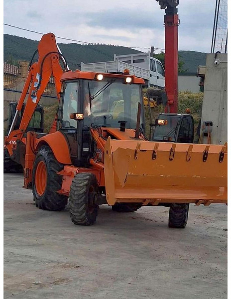 Fiat KOBELCO FB100 - Kotrórakodó: 1 kép. Fiat KOBELCO FB100 - Kotrórakodó: 1 kép.