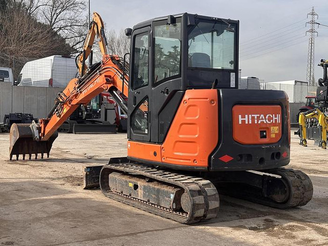 Hitachi ZX65USB - Minikotró: 3 kép. Hitachi ZX65USB - Minikotró: 3 kép.