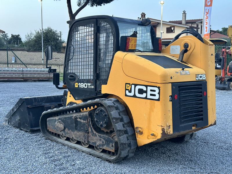 JCB 190THF - Kompakt lánctalpas rakodó: 3 kép. JCB 190THF - Kompakt lánctalpas rakodó: 3 kép.