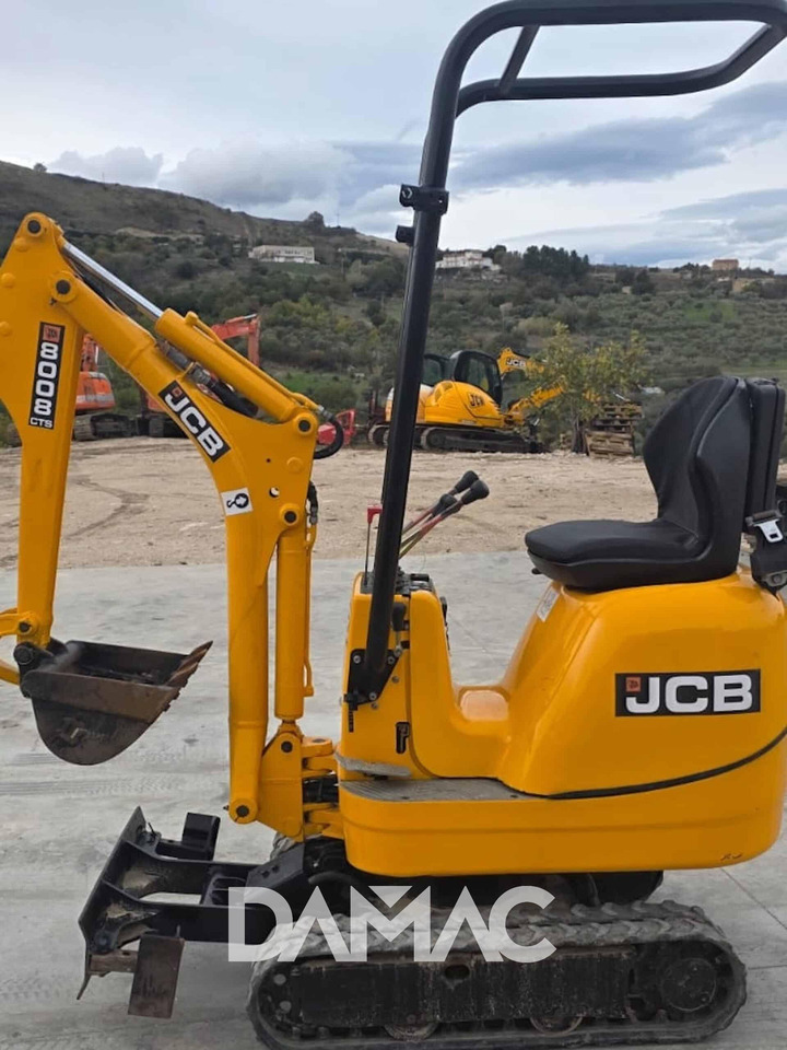 JCB 8008CTS - Minikotró: 2 kép. JCB 8008CTS - Minikotró: 2 kép.