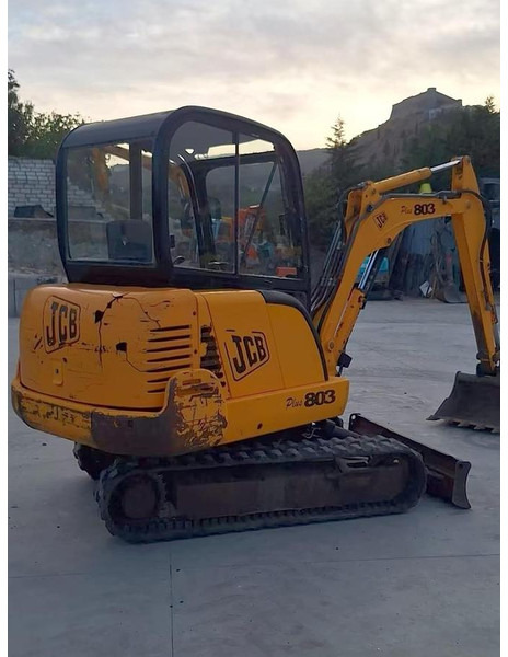 JCB 803PLUS - Minikotró: 3 kép. JCB 803PLUS - Minikotró: 3 kép.