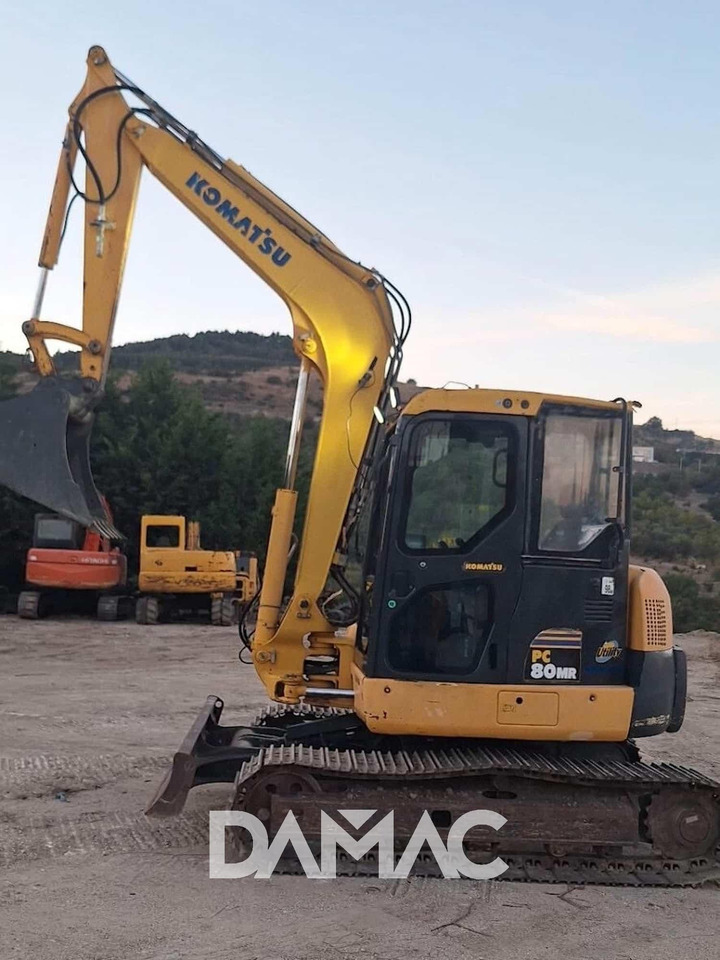 KOMATSU PC80 - Minikotró: 5 kép. KOMATSU PC80 - Minikotró: 5 kép.