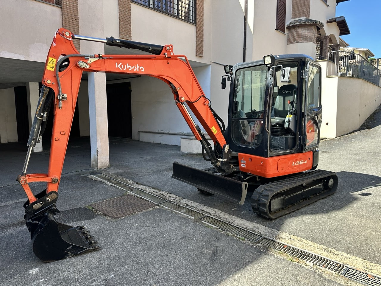 KUBOTA U36-4 - Minikotró: 1 kép. KUBOTA U36-4 - Minikotró: 1 kép.