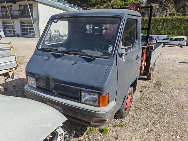 Nissan Trade - Kisteherautó: 1 kép. Nissan Trade - Kisteherautó: 1 kép.