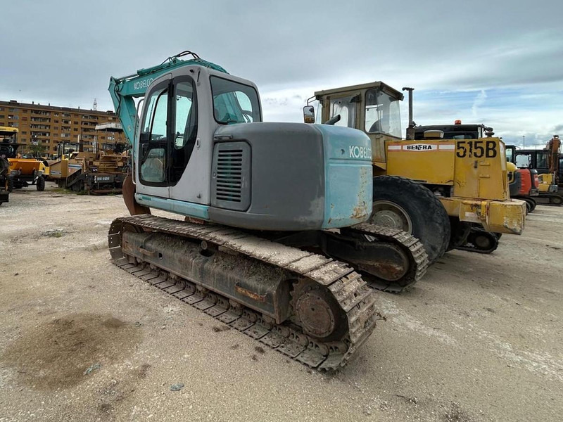 Kobelco SK135SR - Kotrógép: 4 kép. Kobelco SK135SR - Kotrógép: 4 kép.