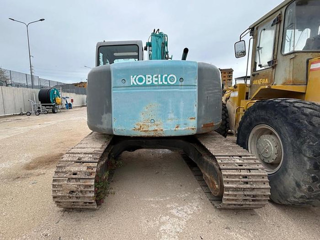 Kobelco SK135SR - Kotrógép: 5 kép. Kobelco SK135SR - Kotrógép: 5 kép.