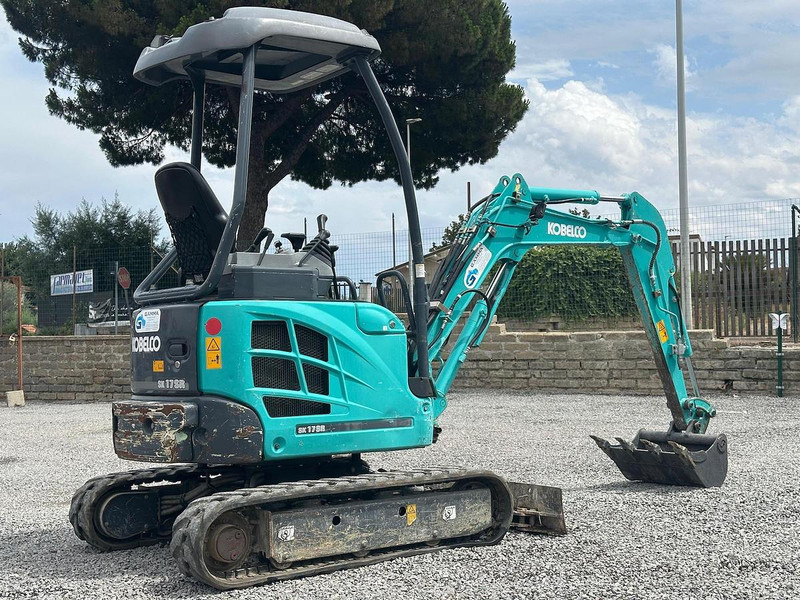 Kobelco SK17SR - Minikotró: 3 kép. Kobelco SK17SR - Minikotró: 3 kép.