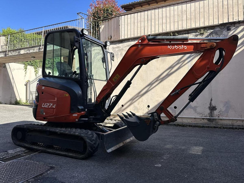 Kubota U27-4 - Minikotró: 2 kép. Kubota U27-4 - Minikotró: 2 kép.