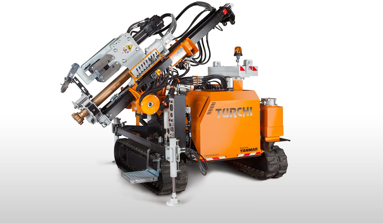 TURCHI 300F - Cölöpverő: 2 kép. TURCHI 300F - Cölöpverő: 2 kép.