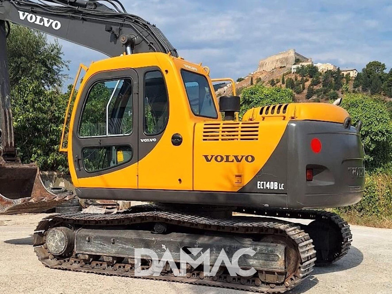 VOLVO EC140BLC - Lánctalpas kotró: 5 kép. VOLVO EC140BLC - Lánctalpas kotró: 5 kép.