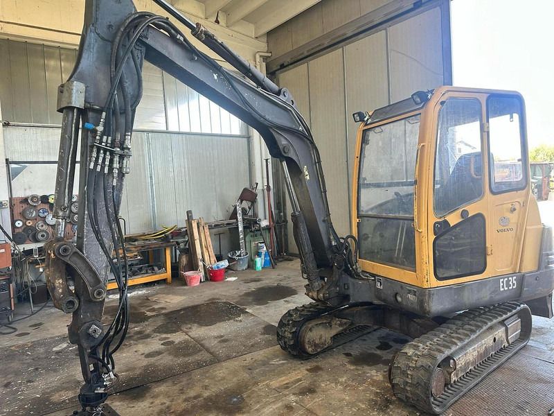 Volvo EC35 - Minikotró: 1 kép. Volvo EC35 - Minikotró: 1 kép.