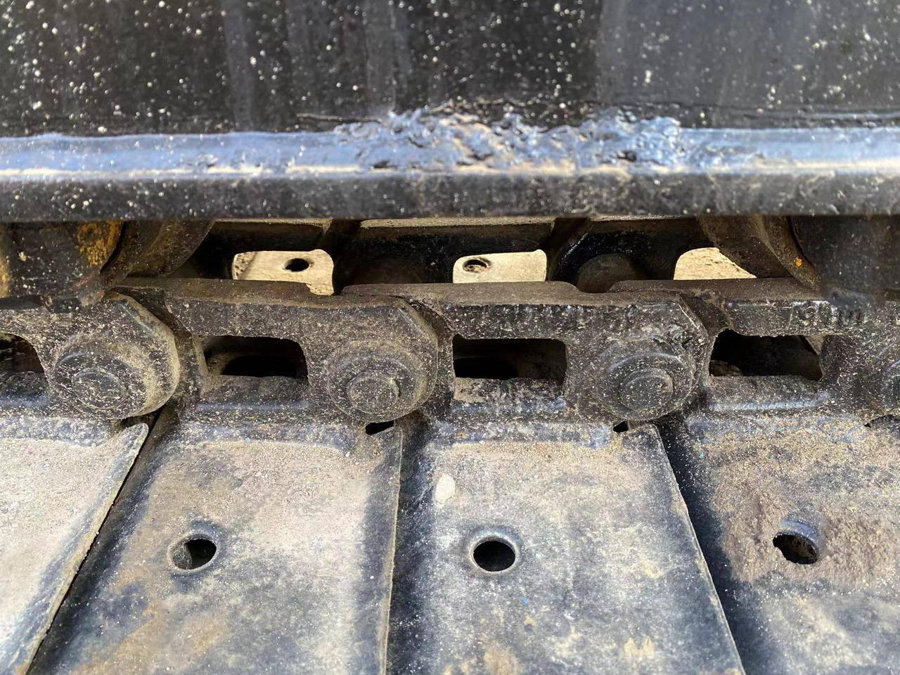 CATERPILLAR 303.5E2 - Minikotró: 2 kép. CATERPILLAR 303.5E2 - Minikotró: 2 kép.