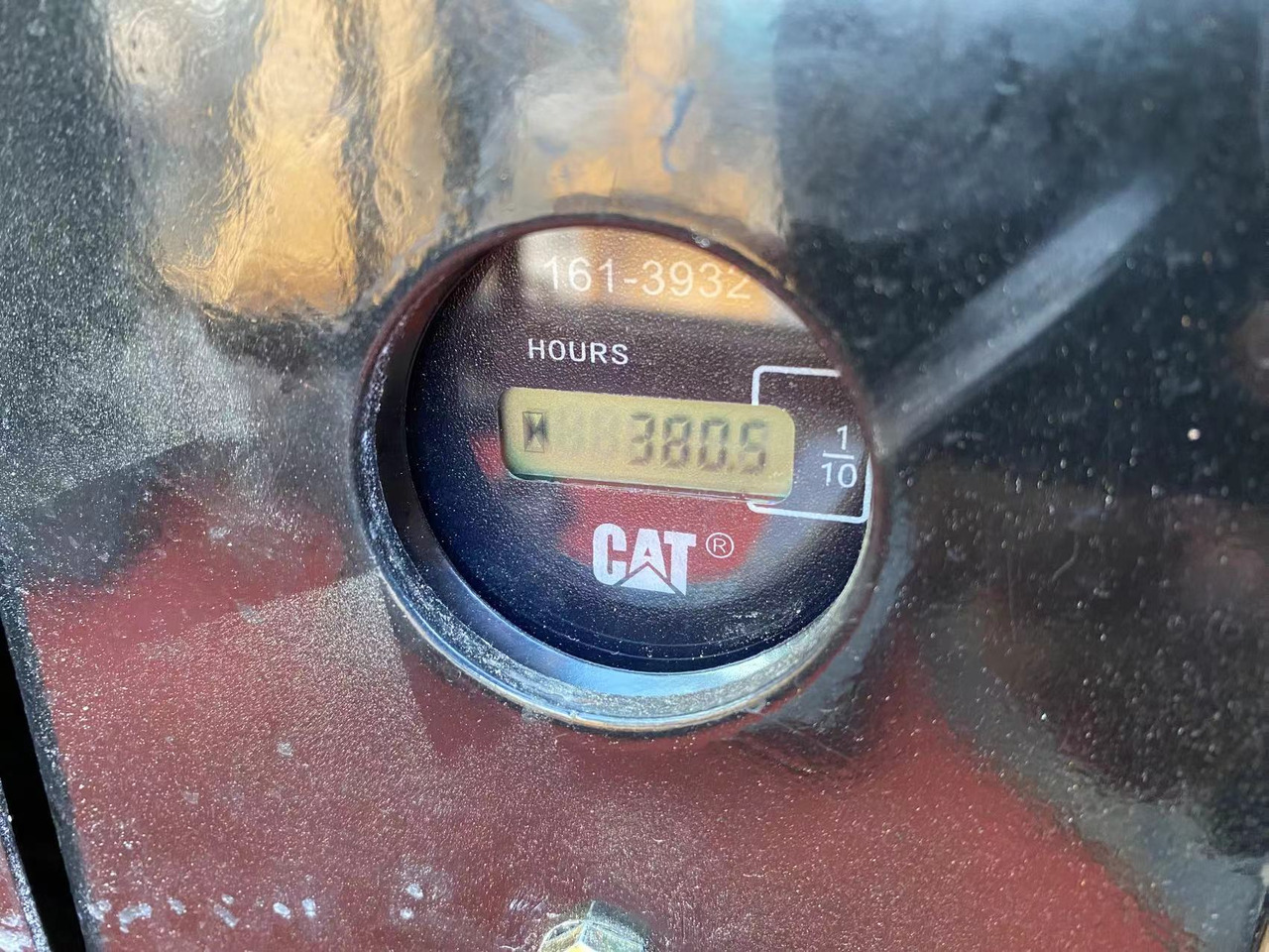 CATERPILLAR 303.5E2 - Minikotró: 5 kép. CATERPILLAR 303.5E2 - Minikotró: 5 kép.