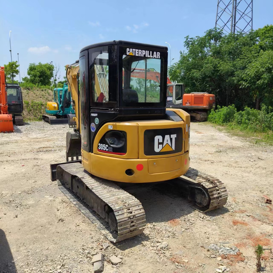 CATERPILLAR 305 - Minikotró: 5 kép. CATERPILLAR 305 - Minikotró: 5 kép.