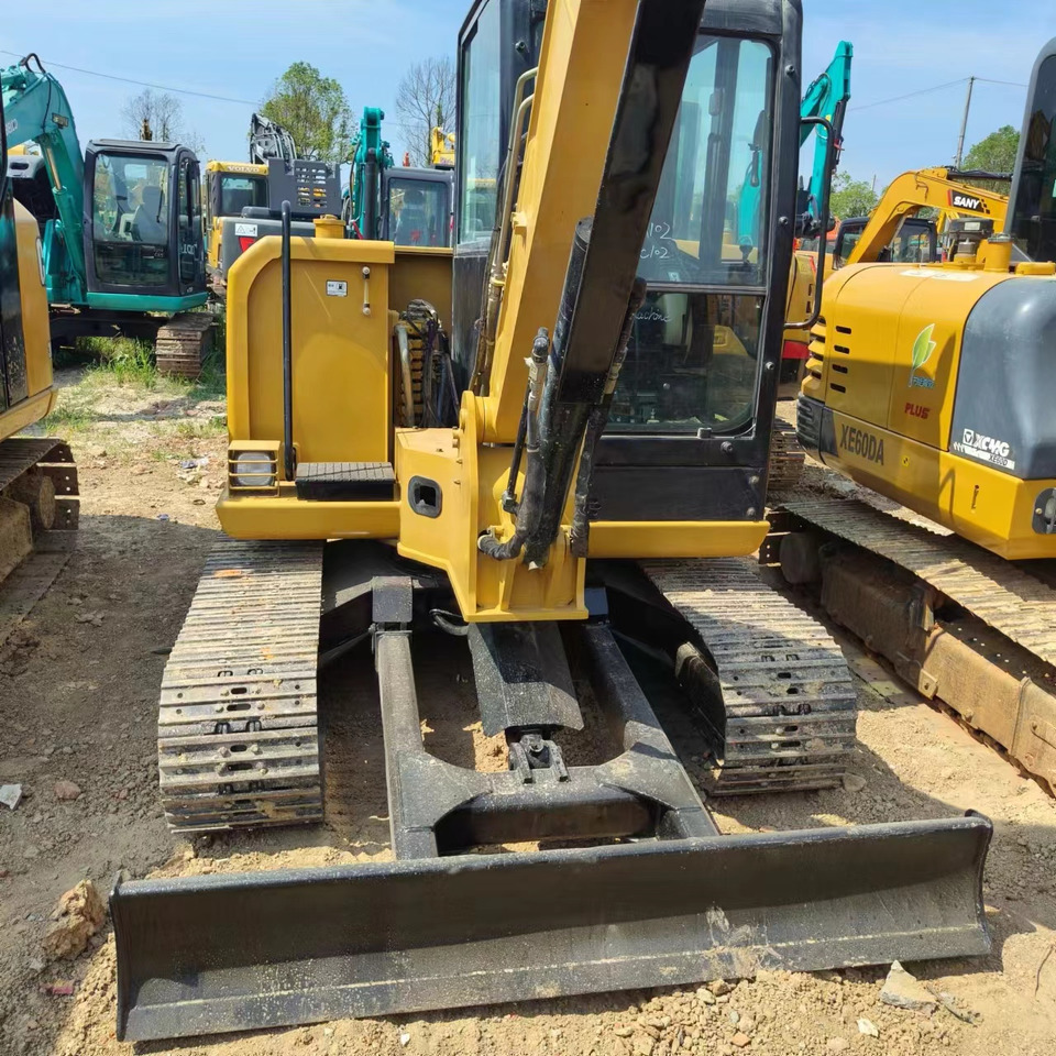 CATERPILLAR 306E2 - Minikotró: 4 kép. CATERPILLAR 306E2 - Minikotró: 4 kép.