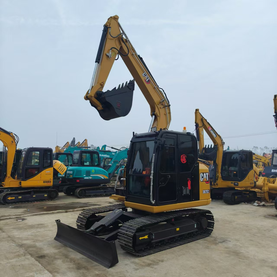 Lánctalpas kotró CATERPILLAR 307E2: 11 kép.