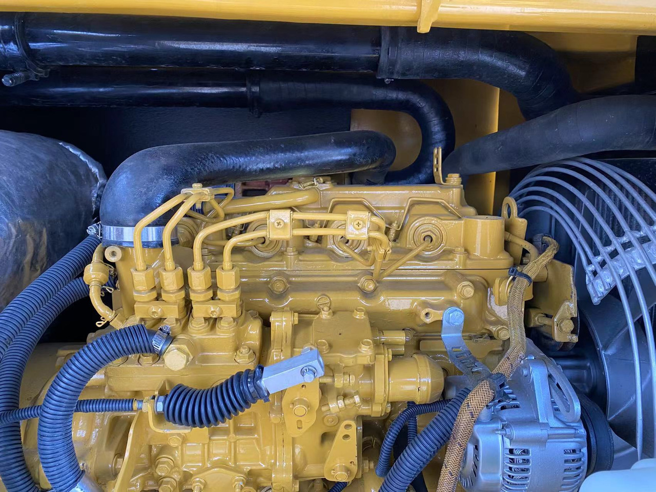 Kotrógép CATERPILLAR 307E2: 11 kép.