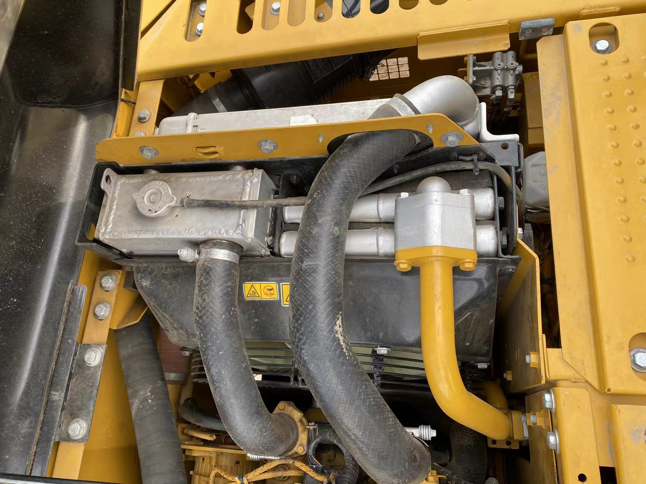 CATERPILLAR 312GC - Lánctalpas kotró: 4 kép. CATERPILLAR 312GC - Lánctalpas kotró: 4 kép.