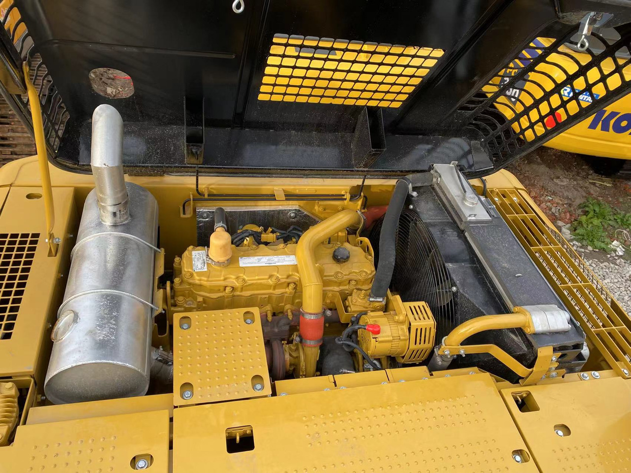 CATERPILLAR 329D - Lánctalpas kotró: 4 kép. CATERPILLAR 329D - Lánctalpas kotró: 4 kép.