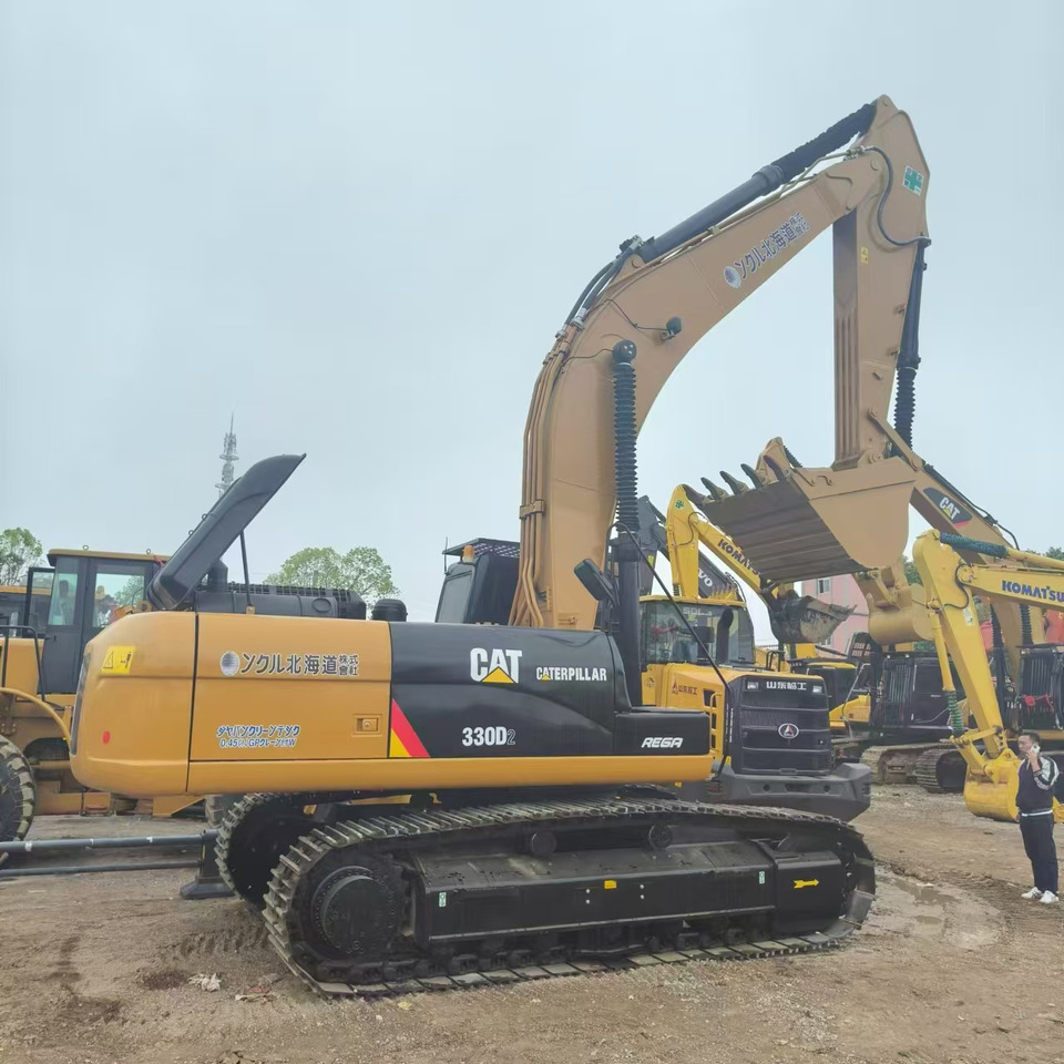 CATERPILLAR 330D2 - Lánctalpas kotró: 1 kép. CATERPILLAR 330D2 - Lánctalpas kotró: 1 kép.