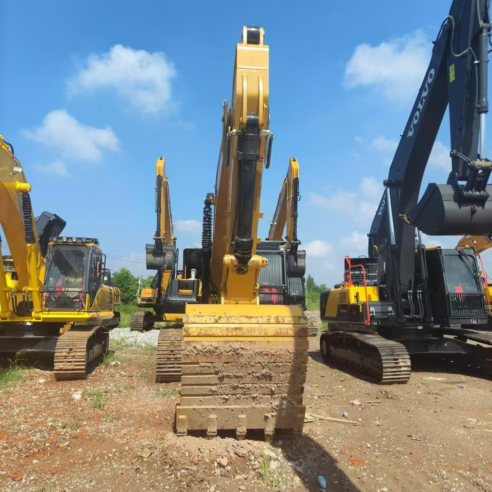 CATERPILLAR 330D2 - Lánctalpas kotró: 5 kép. CATERPILLAR 330D2 - Lánctalpas kotró: 5 kép.