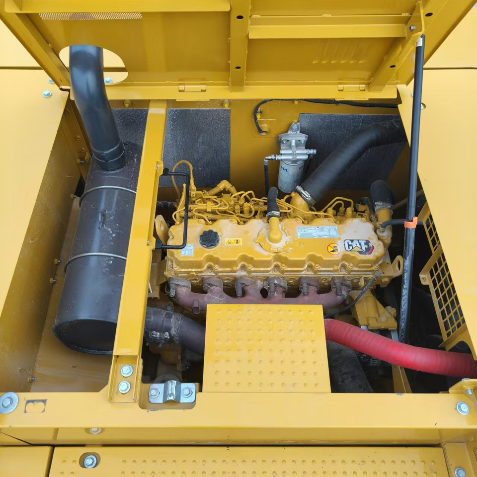 CATERPILLAR 336GC - Lánctalpas kotró: 4 kép. CATERPILLAR 336GC - Lánctalpas kotró: 4 kép.