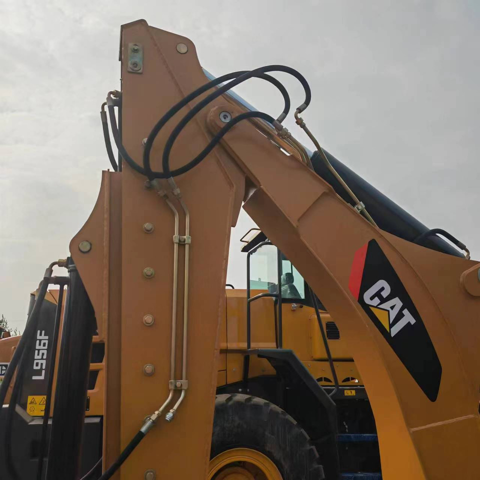 Új Kotrórakodó CATERPILLAR 420F: 7 kép. Új Kotrórakodó CATERPILLAR 420F: 7 kép.