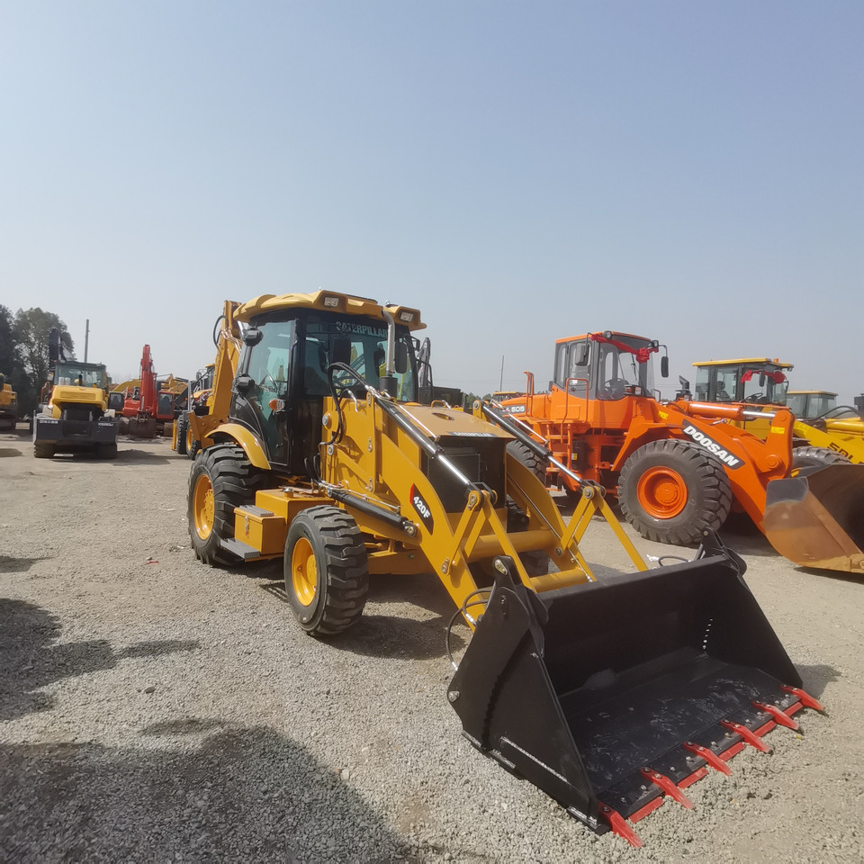 CATERPILLAR 420F - Kotrórakodó: 5 kép. CATERPILLAR 420F - Kotrórakodó: 5 kép.