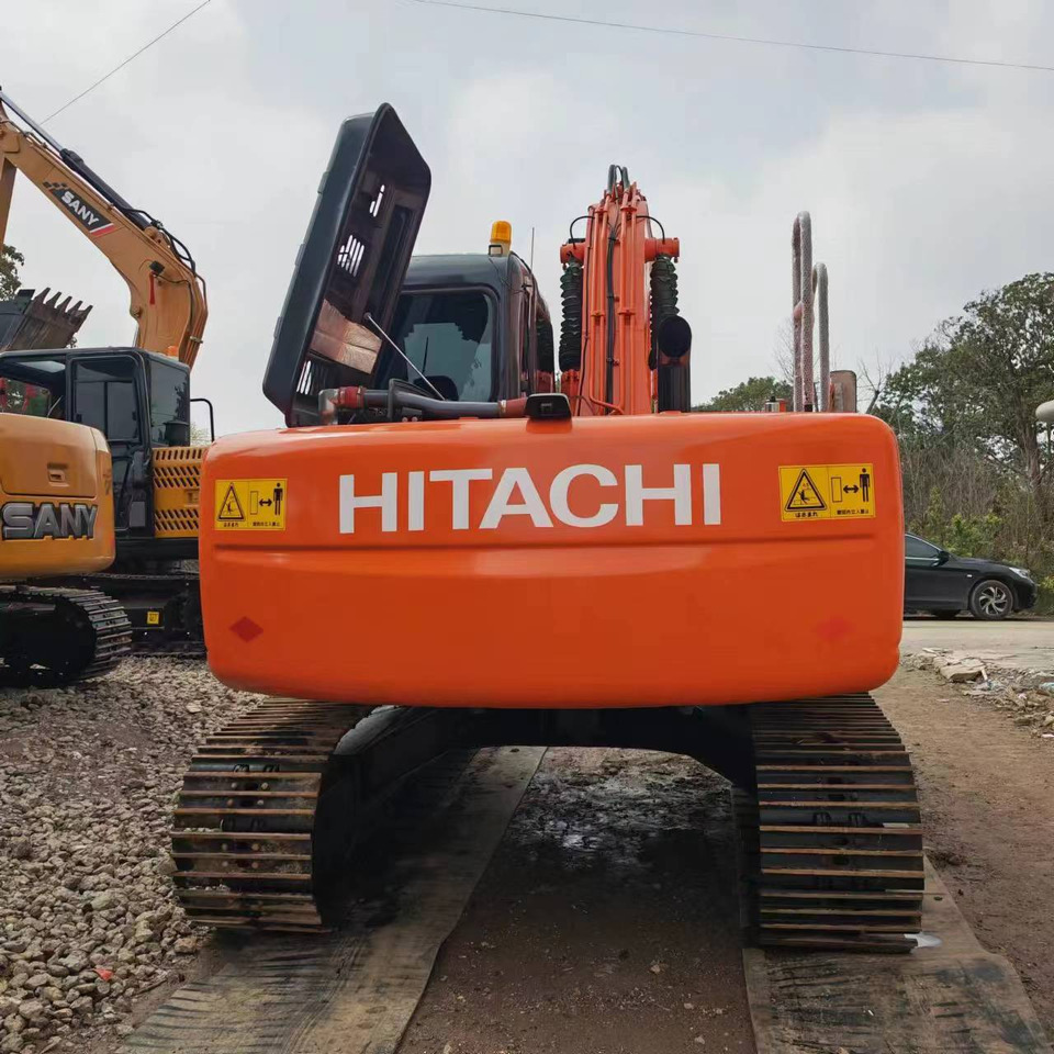 HITACHI ZX120 - Minikotró: 2 kép. HITACHI ZX120 - Minikotró: 2 kép.