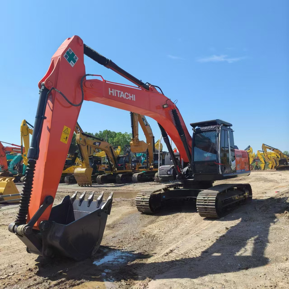 HITACHI ZX240 - Lánctalpas kotró: 1 kép. HITACHI ZX240 - Lánctalpas kotró: 1 kép.