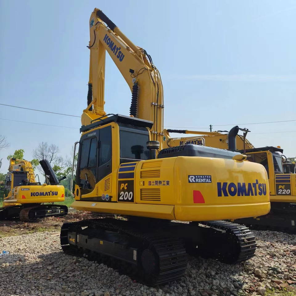 KOMATSU PC 200-8N1 - Lánctalpas kotró: 5 kép. KOMATSU PC 200-8N1 - Lánctalpas kotró: 5 kép.