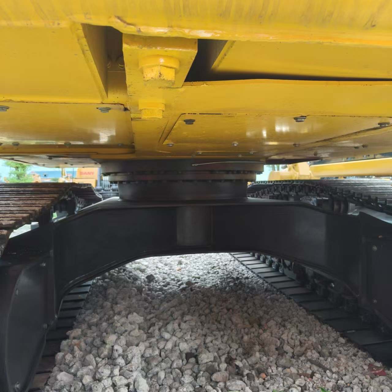 Lánctalpas kotró KOMATSU PC210: 10 kép.
