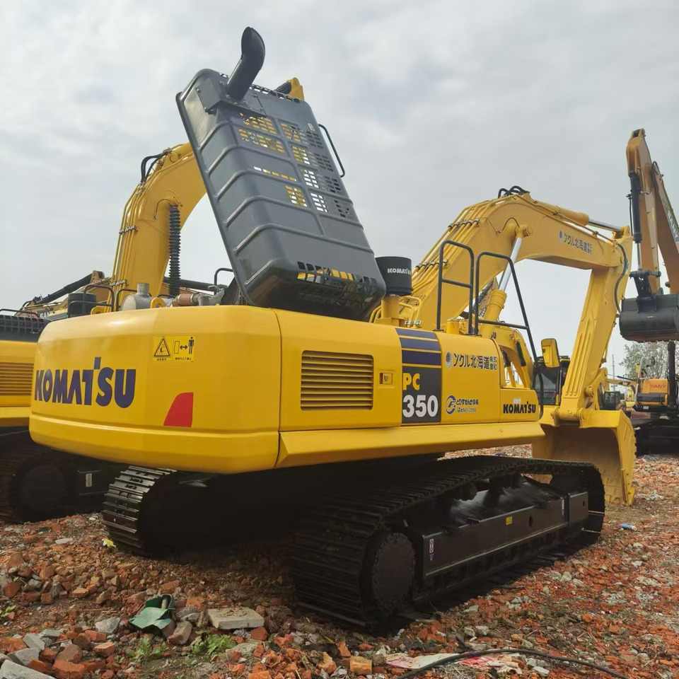 KOMATSU PC350 - Lánctalpas kotró: 4 kép. KOMATSU PC350 - Lánctalpas kotró: 4 kép.