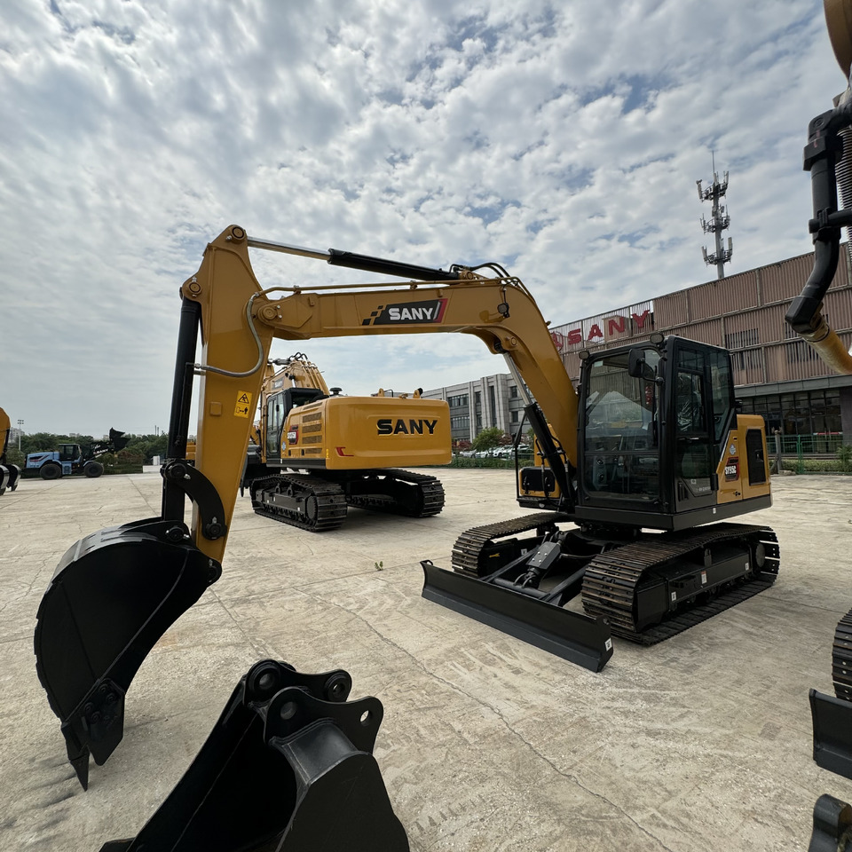 SANY SY 95C - Lánctalpas kotró: 2 kép. SANY SY 95C - Lánctalpas kotró: 2 kép.