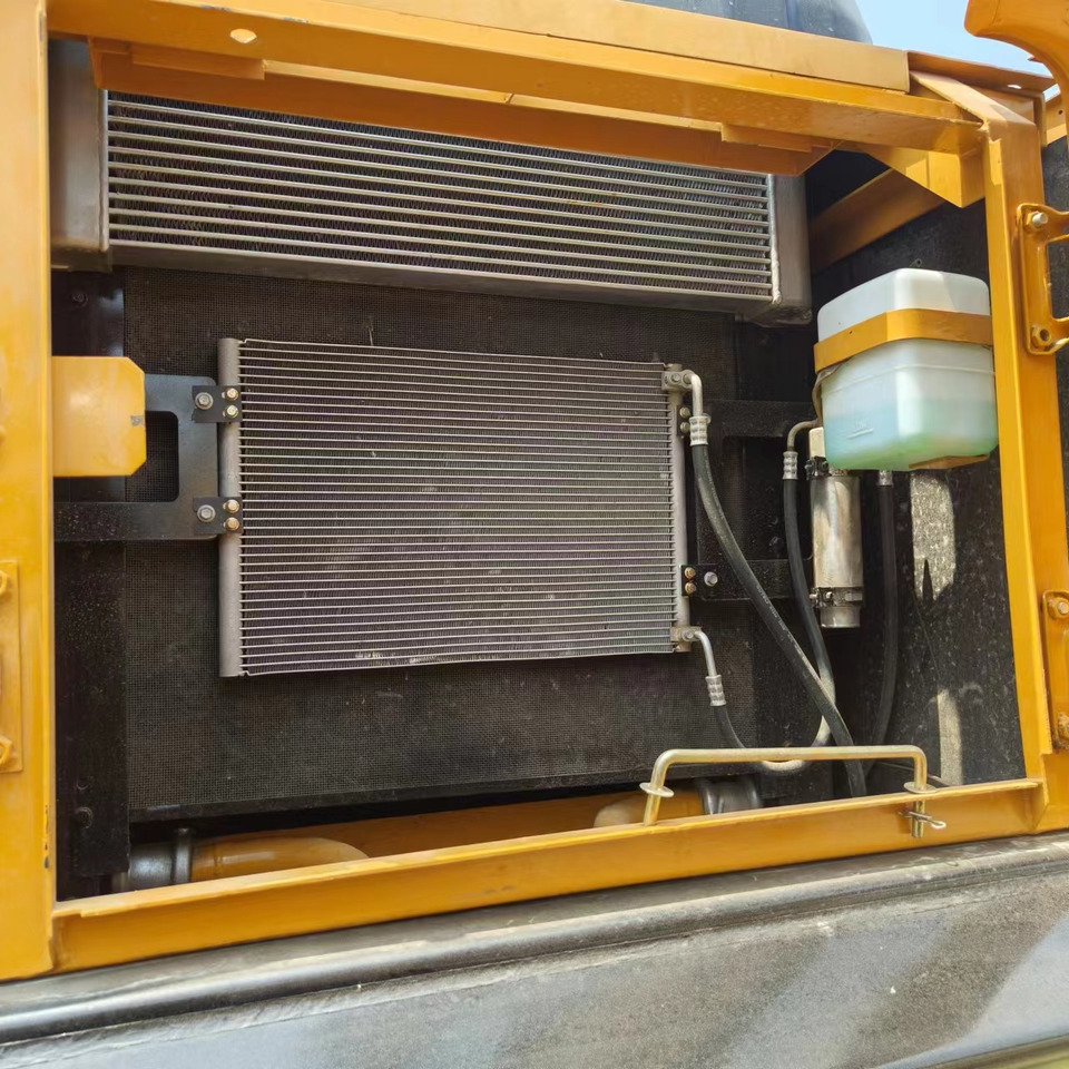 Lánctalpas kotró SANY SY365H: 9 kép.