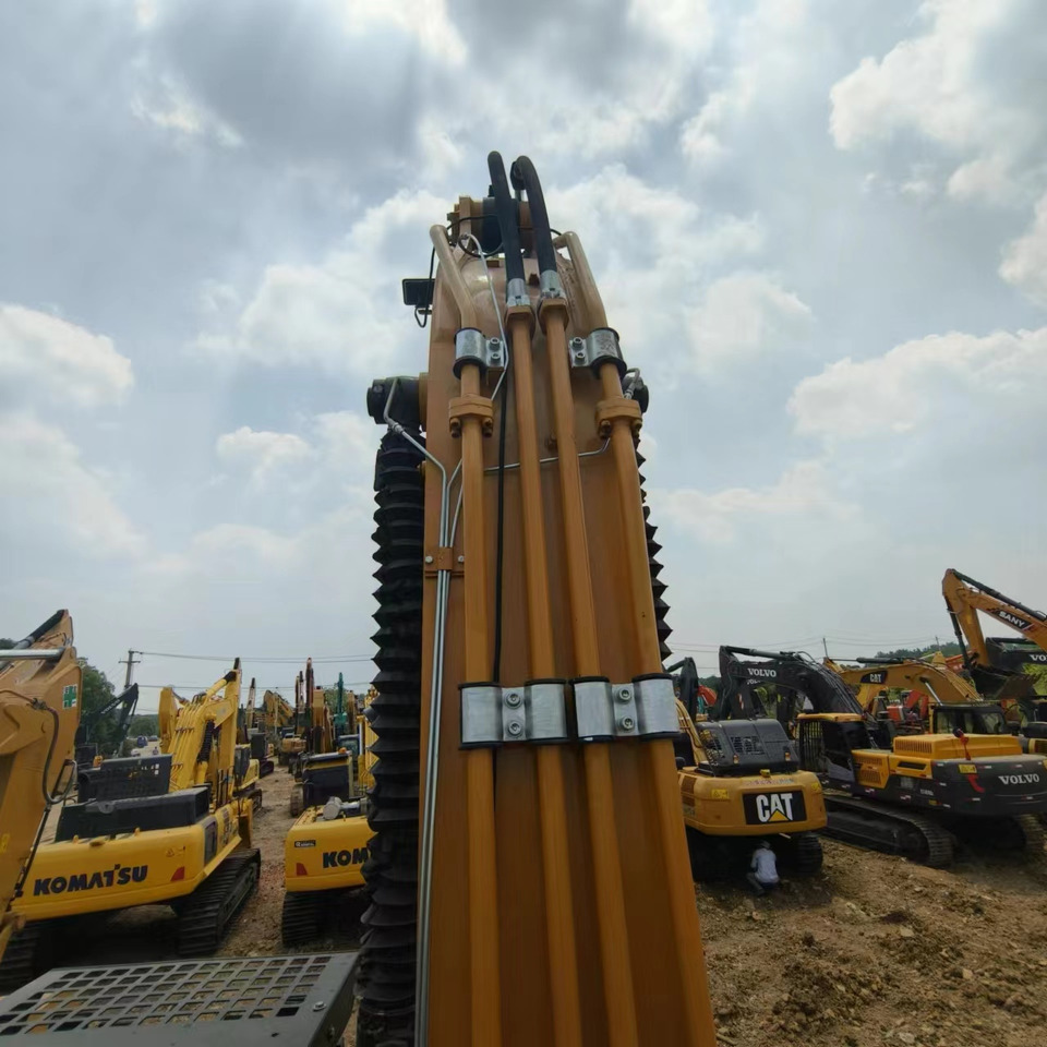 Lánctalpas kotró SANY SY365H: 11 kép.