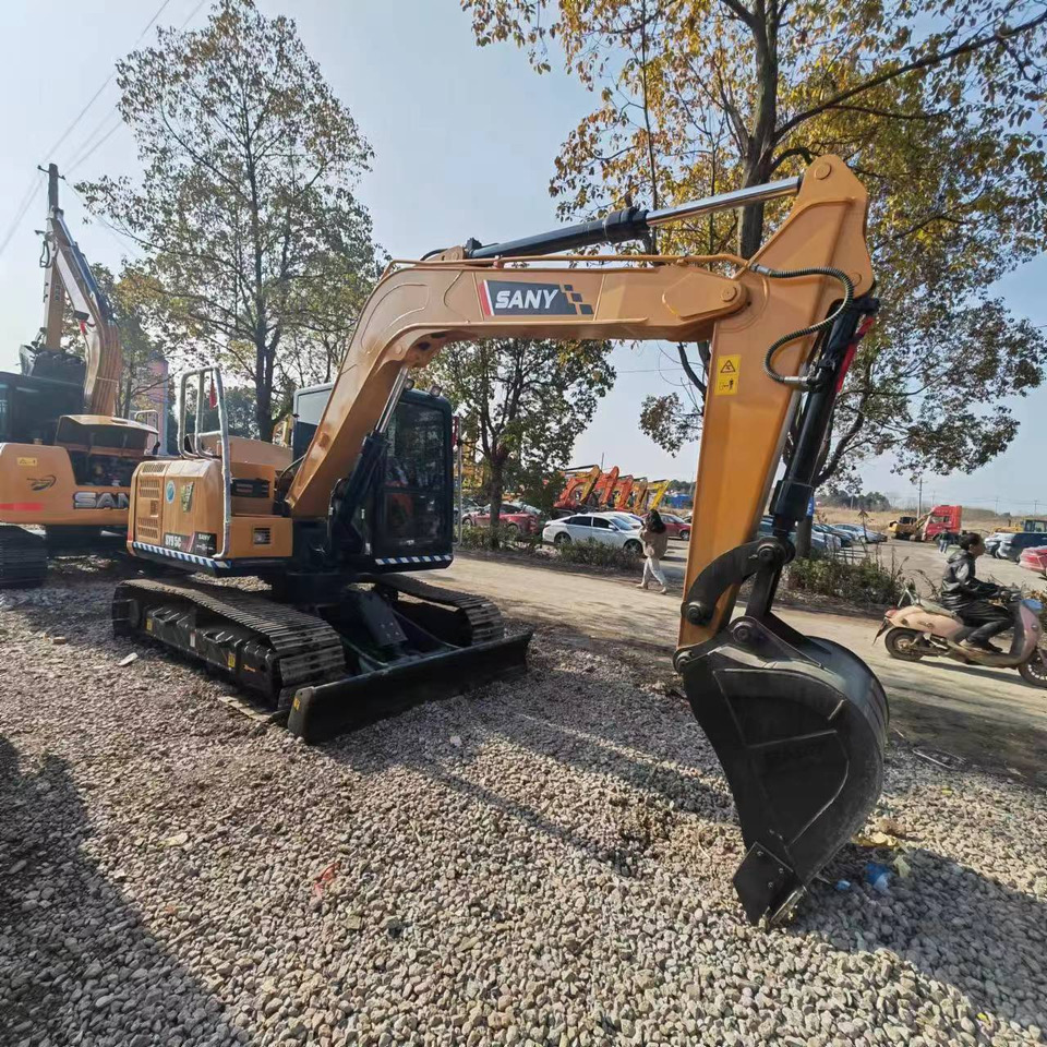 SANY SY95C - Lánctalpas kotró: 1 kép. SANY SY95C - Lánctalpas kotró: 1 kép.