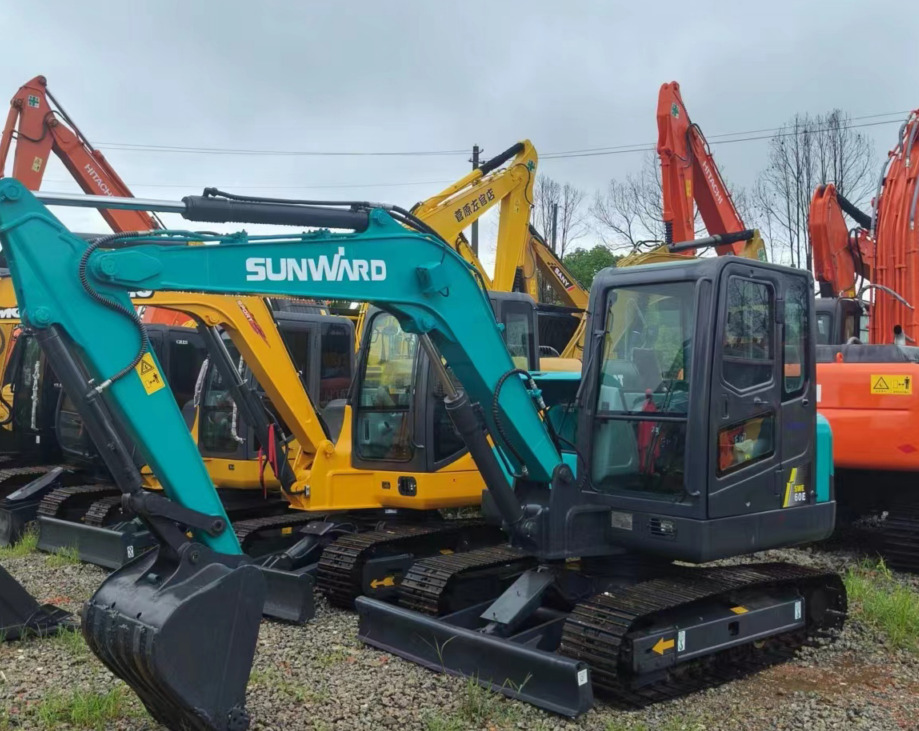SUNWARD SWE 60E - Minikotró: 4 kép. SUNWARD SWE 60E - Minikotró: 4 kép.